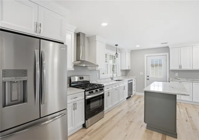 2nd image of 60 Bloor St, Warwick, RI 02889 | MLS# 1415995