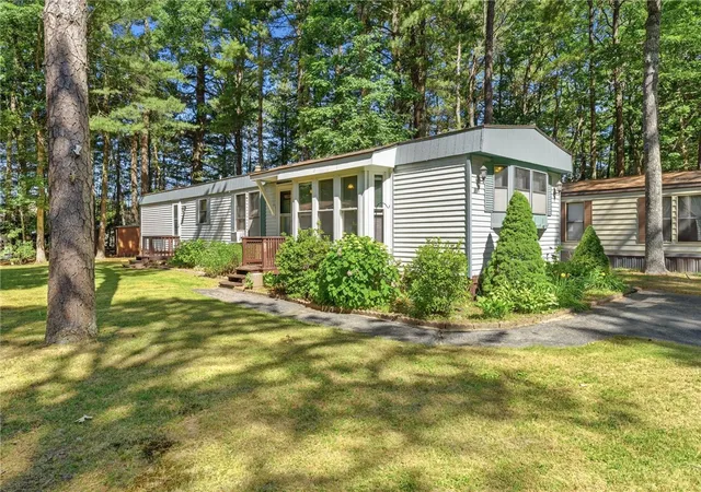 Homes for sale in Coventry, RI | 28 Leisure Wy, Coventry, RI 02816 | MLS# 1415534