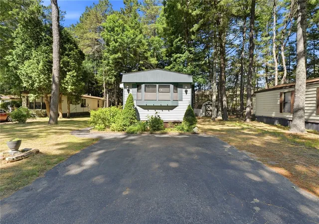Homes for sale in Coventry, RI | 28 Leisure Wy, Coventry, RI 02816 | MLS# 1415534