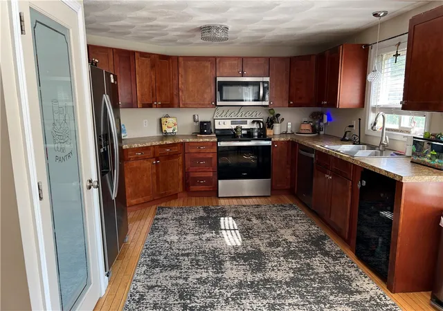 Photo 2 of Single family home for sale at 1089 Greenwich Ave, Warwick, RI 02886 | MLS# 1416010 | Listing updated on 2026-09-19