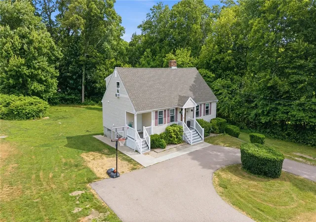 Homes for sale in Westerly, RI | 14 Branberry Dr, Westerly, RI 02891 | MLS# 1416008
