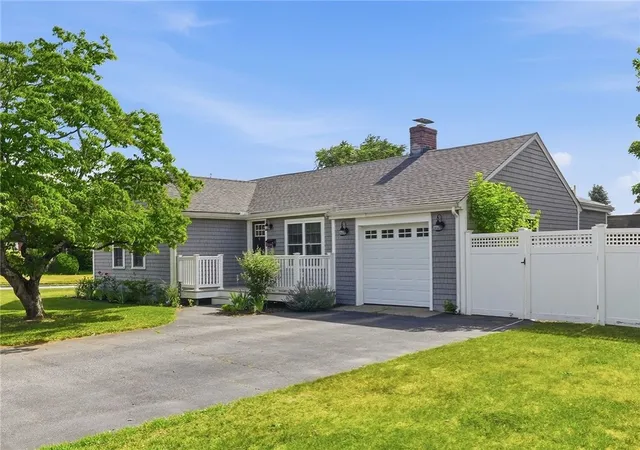 Homes for sale in East Providence, RI | 336 Dover Ave, East Providence, RI 02914 | MLS# 1415979