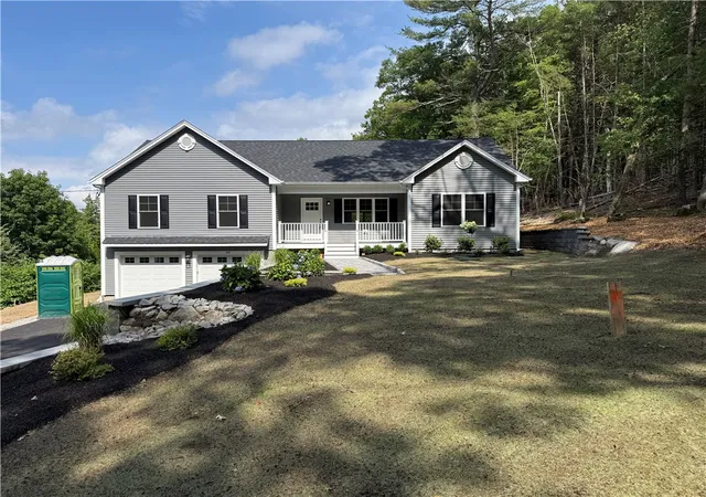 Homes for sale in Coventry, RI | 50 Hope Furnace Rd, Coventry, RI 02816 | MLS# 1416045