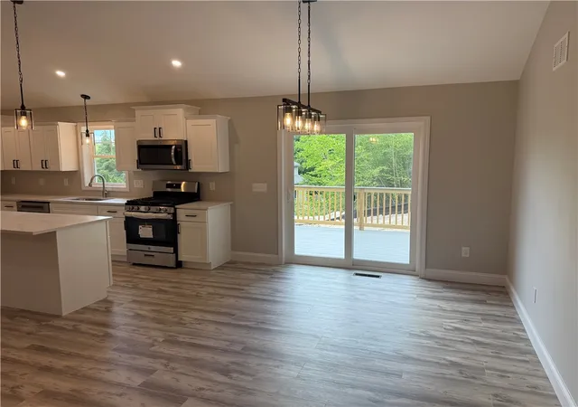 Homes for sale in Coventry, RI | 50 Hope Furnace Rd, Coventry, RI 02816 | MLS# 1416045