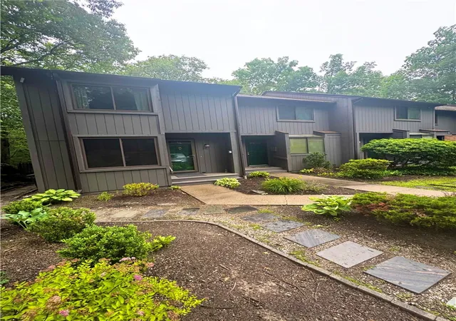 Homes for sale in Lincoln, RI | 5 Wake Robin Rd #802, Lincoln, RI 02865 | MLS# 1415749