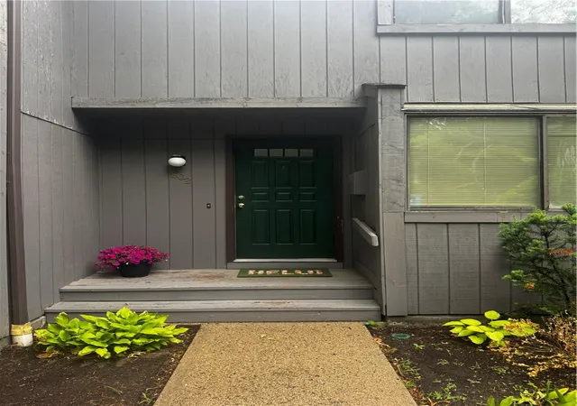 Homes for sale in Lincoln, RI | 5 Wake Robin Rd #802, Lincoln, RI 02865 | MLS# 1415749