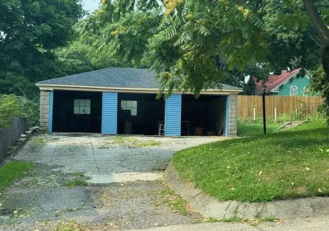 3rd image of 132 Jenkins St, Providence, RI 02906 | MLS# 1416084