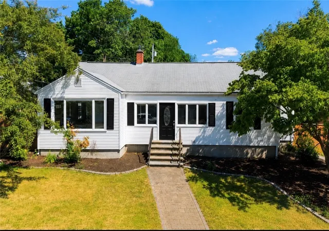 Homes for sale in West Warwick, RI | 118 Summit Ave, West Warwick, RI 02893 | MLS# 1416095