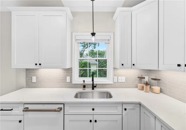 3rd image of 10 Abigale Ct, Coventry, RI 02816 | MLS# 1416107