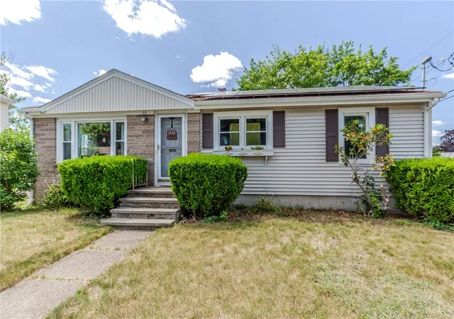 Homes for sale in East Providence, RI | 39 Fairview Ave, East Providence, RI 02914 | MLS# 1414579