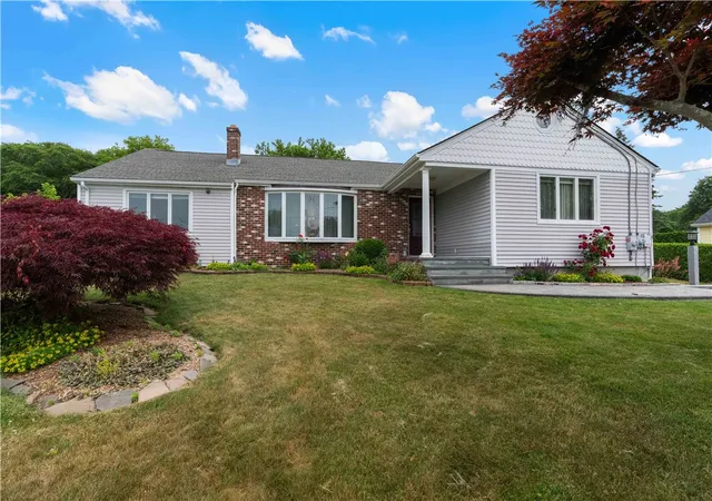 Homes for sale in Bristol, RI | 6 Varnum Ave, Bristol, RI 02809 | MLS# 1415770