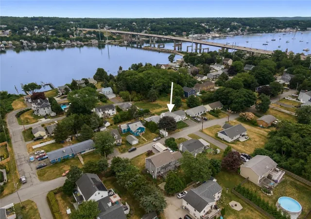 Homes for sale in Portsmouth, RI | 65 King Phillip St, Portsmouth, RI 02871 | MLS# 1415036