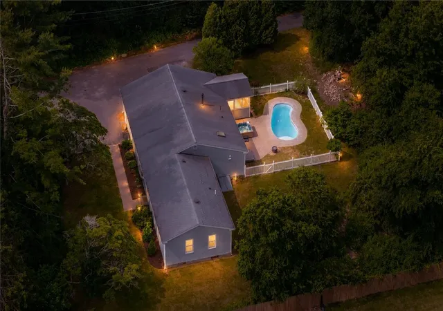 1st image of 25 Dinonsie Wy, South Kingstown, RI 02879 | MLS# 1416113