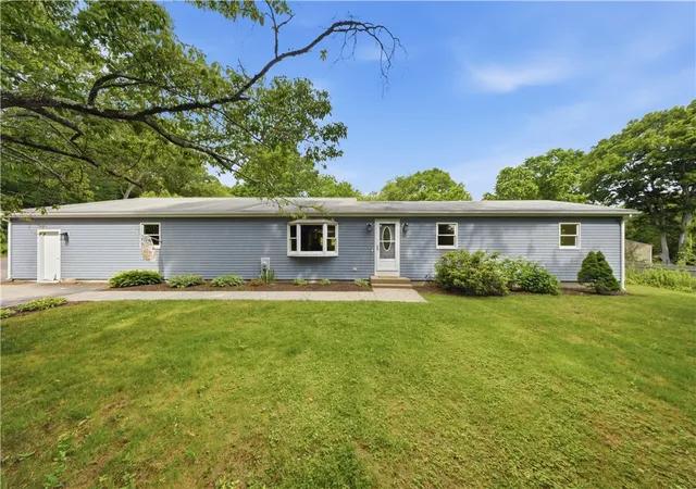 3rd image of 25 Dinonsie Wy, South Kingstown, RI 02879 | MLS# 1416113