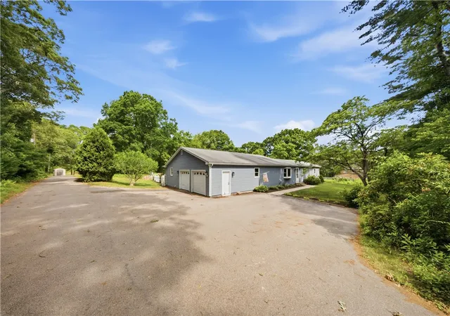 4th image of 25 Dinonsie Wy, South Kingstown, RI 02879 | MLS# 1416113