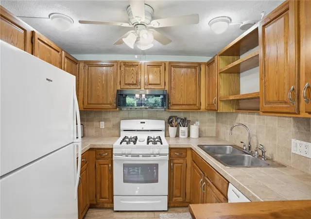 Homes for sale in Smithfield, RI | 3 Quail Cir #B, Smithfield, RI 02917 | MLS# 1415998