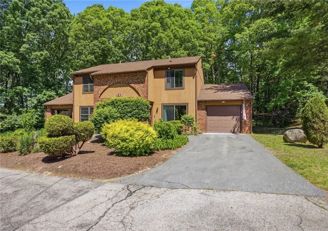 Homes for sale in Smithfield, RI | 3 Quail Cir #B, Smithfield, RI 02917 | MLS# 1415998