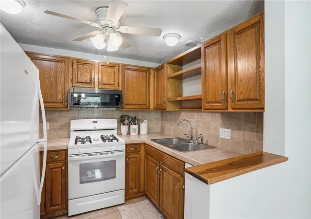 Homes for sale in Smithfield, RI | 3 Quail Cir #B, Smithfield, RI 02917 | MLS# 1415998