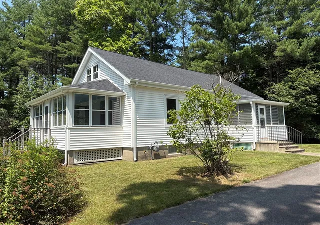 1st image of 52 Carpenter St, Seekonk, MA 02771 | MLS# 1416212