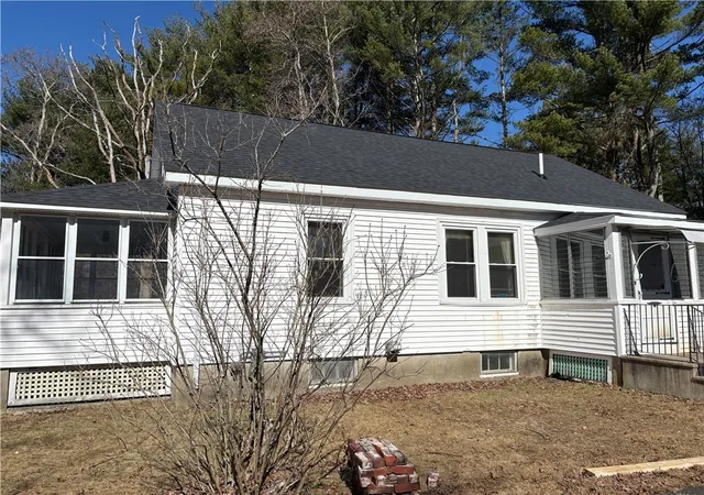 3rd image of 52 Carpenter St, Seekonk, MA 02771 | MLS# 1416212
