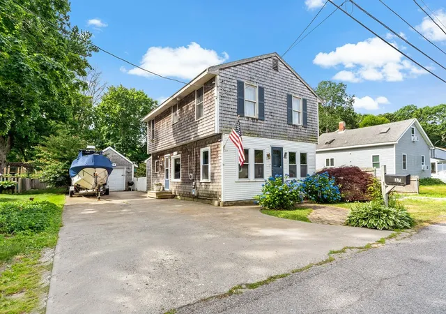 Photo 2 of Single family home for sale at 37 Platt St, Bristol, RI 02809 | MLS# 1415958 | Listing updated on 2026-08-26