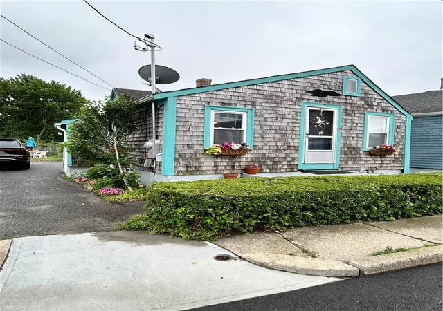 Photo 3 of Sale Pending at 302 State St, Bristol, RI 02809 | MLS# 1416225 | Listing updated on 2026-07-23