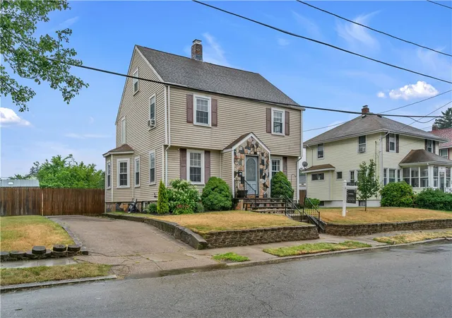 Homes for sale in Cranston, RI | 86 Westwood Ave, Cranston, RI 02905 | MLS# 1415509