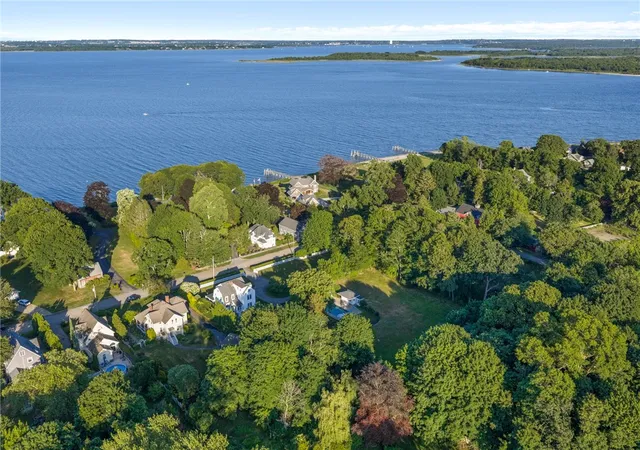 4th image of 127 Beacon Ave, Warwick, RI 02889 | MLS# 1416005