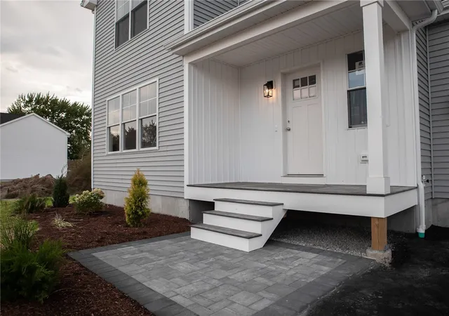 2nd image of 5 Recess Ln, Warwick, RI 02889 | MLS# 1416241