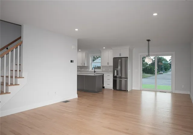 4th image of 5 Recess Ln, Warwick, RI 02889 | MLS# 1416241