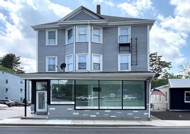 Homes for sale in North Providence, RI | 256 Woonasquatucket Ave, North Providence, RI 02911 | MLS# 1415993