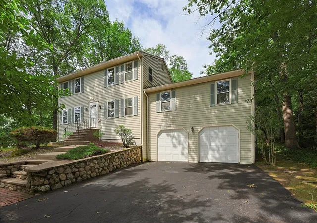 Homes for sale in Cumberland, RI | 16 Blacksmith Rd, Cumberland, RI 02864 | MLS# 1414240