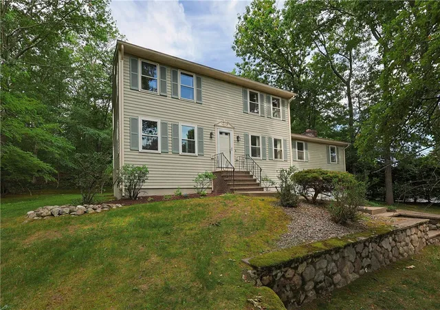 Homes for sale in Cumberland, RI | 16 Blacksmith Rd, Cumberland, RI 02864 | MLS# 1414240