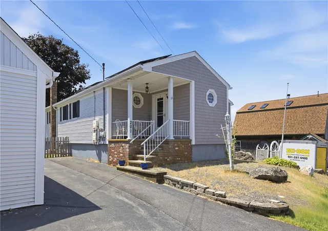 Homes for sale in Tiverton, RI | 201 Randolph Ave, Tiverton, RI 02878 | MLS# 1415678
