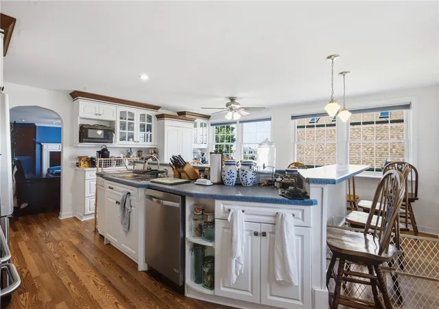 Homes for sale in Tiverton, RI | 201 Randolph Ave, Tiverton, RI 02878 | MLS# 1415678