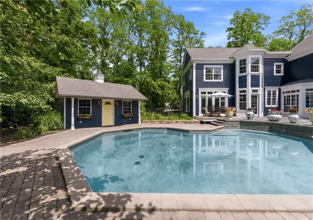 Photo 4 of Single family home for sale at 198 Poppasquash Rd, Bristol, RI 02809 | MLS# 1414838 | Listing updated on 2026-08-23