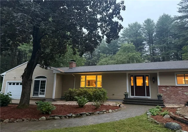 Homes for sale in East Greenwich, RI | 3720 Division Rd, East Greenwich, RI 02818 | MLS# 1416160