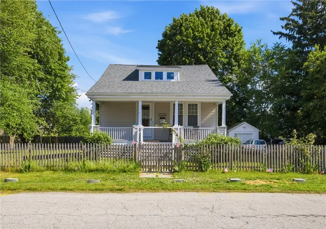 2nd image of 222 Harrison Ave, Warwick, RI 02888 | MLS# 1416254