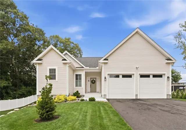 1st image of 124 Oak St, Wakefield, RI 02879 | MLS# 1415951