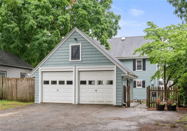 Photo 4 of Sale Pending at 1467 Pawtucket Ave, Rumford, RI 02916 | MLS# 1415742 | Listing updated on 2026-08-17