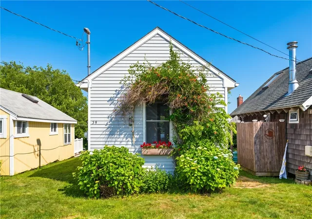 3rd image of 64 Burnside Ave, Narragansett, RI 02882 | MLS# 1416220