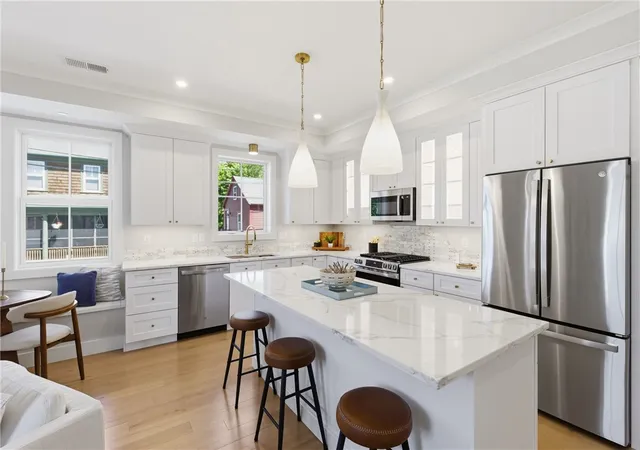 Homes for sale in East Greenwich, RI | 67 Queen St #1B, East Greenwich, RI 02818 | MLS# 1415242