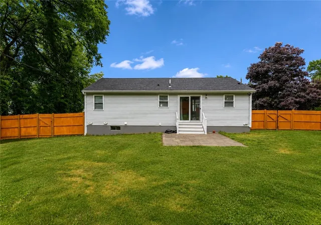 Homes for sale in North Smithfield, RI | 117 Elizabeth Ave, North Smithfield, RI 02896 | MLS# 1415814