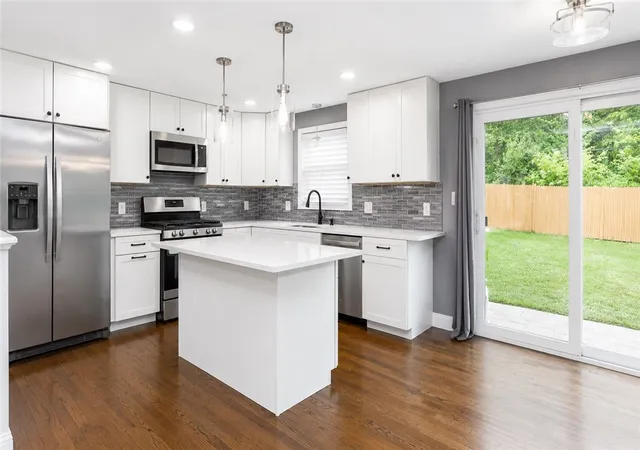 Homes for sale in North Smithfield, RI | 117 Elizabeth Ave, North Smithfield, RI 02896 | MLS# 1415814