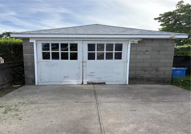 Homes for sale in Cranston, RI | 55 Stevens Rd, Cranston, RI 02910 | MLS# 1415606