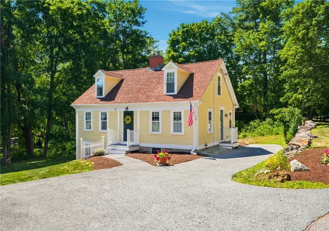 Homes for sale in North Smithfield, RI | 44 Old Great Rd, North Smithfield, RI 02896 | MLS# 1416317