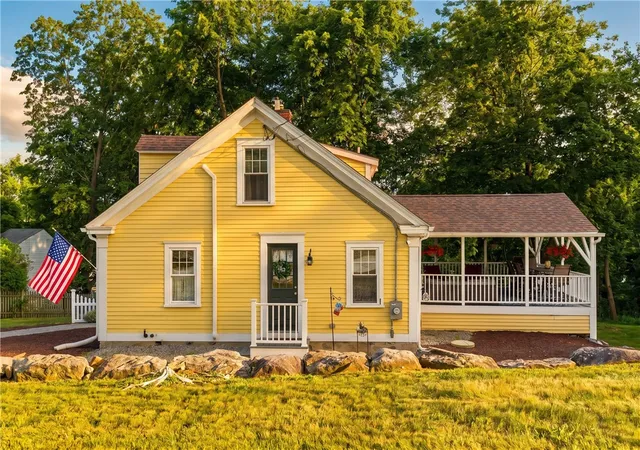 Homes for sale in North Smithfield, RI | 44 Old Great Rd, North Smithfield, RI 02896 | MLS# 1416317
