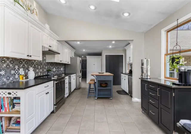 Homes for sale in West Warwick, RI | 50 Fairview Ave, West Warwick, RI 02893 | MLS# 1416271
