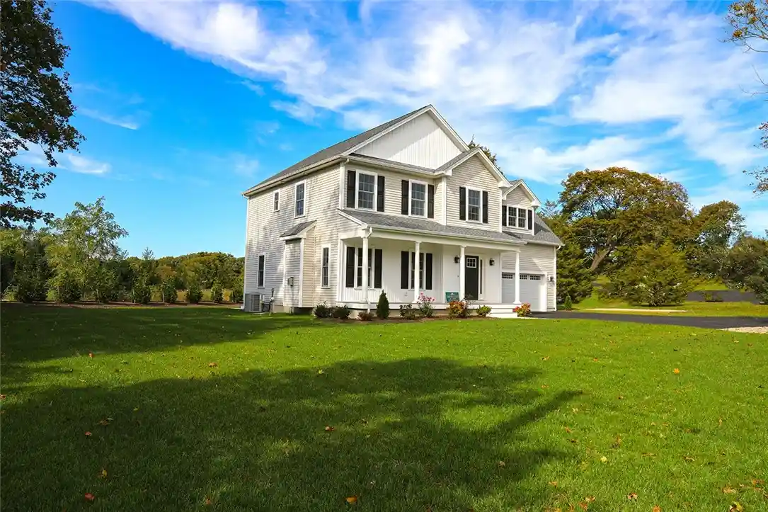 Photo 1 of Single family home for sale at 515 School St, North Kingstown, RI 02852 | MLS# 1416331 | Listing updated on 2026-10-27