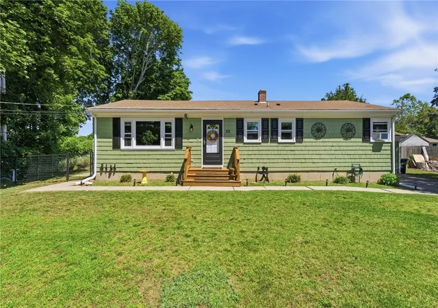 Homes for sale in Westerly, RI | 25 Meadow Lark Dr, Westerly, RI 02891 | MLS# 1416339